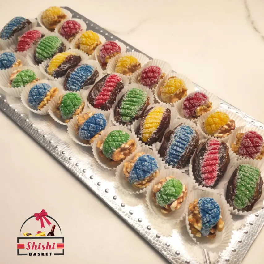 תמרים ואגוזים במרציפן תמרים ואגוזים במרציפן